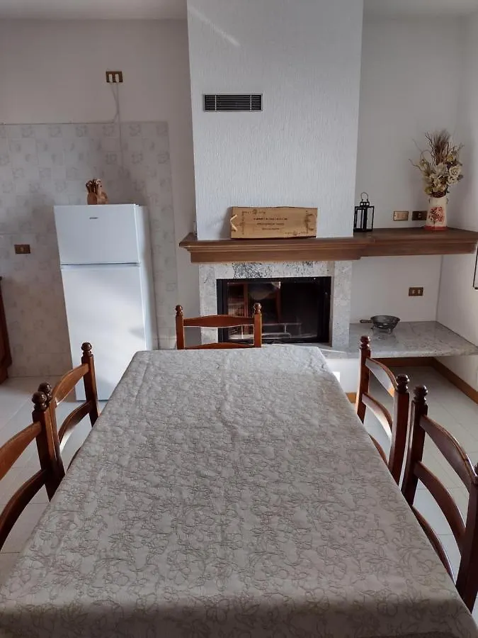 Casa Vacanze Il Picchio Rosso Mantello 0*,  Italy